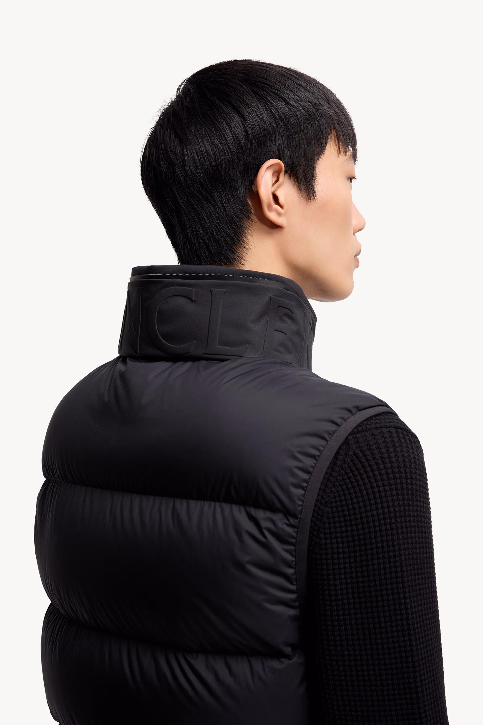 Guersac Diagonal-Quilted Hooded Down Vest Men Black Moncler 6